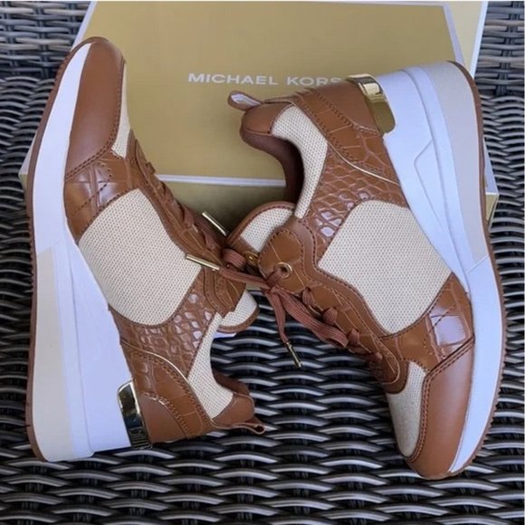 Michael Kors Crista Trainer Two Tone Canvas WMNS - Picture 12 of 16